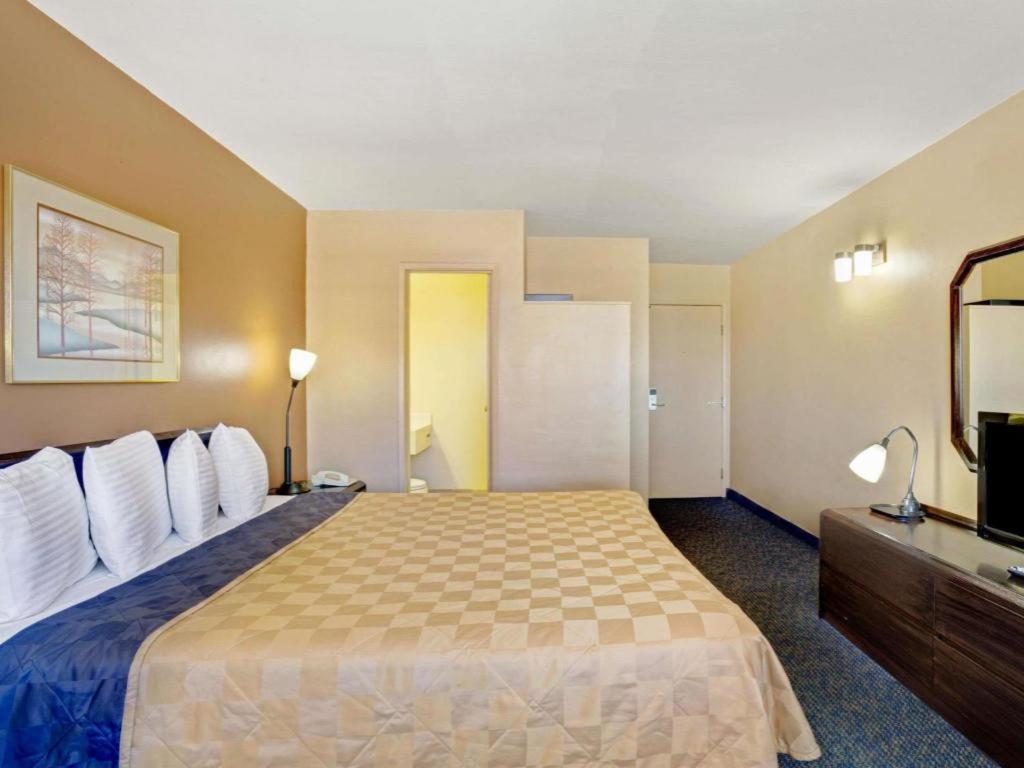 Howard Johnson By Wyndham South Lake Tahoe Exterior foto